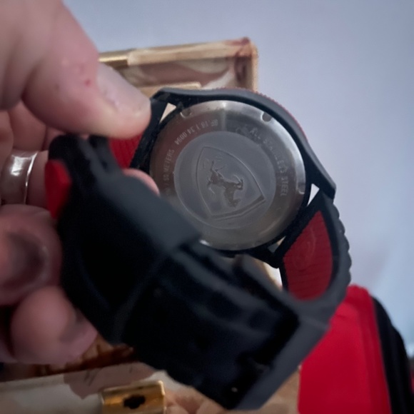 Ferrari Men’s Watch - Picture 2 of 3